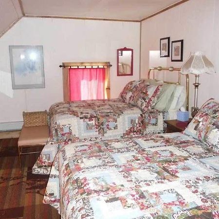 The Twin Lakes Inn Esterno foto