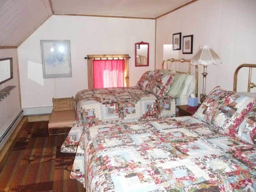 The Twin Lakes Inn Esterno foto