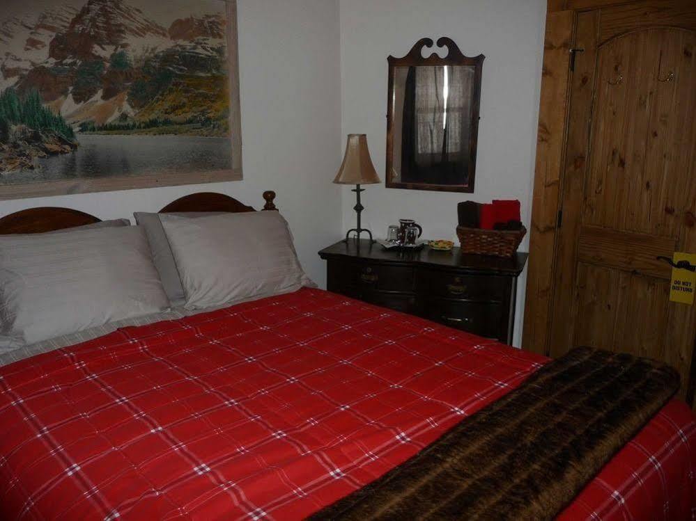 The Twin Lakes Inn Esterno foto