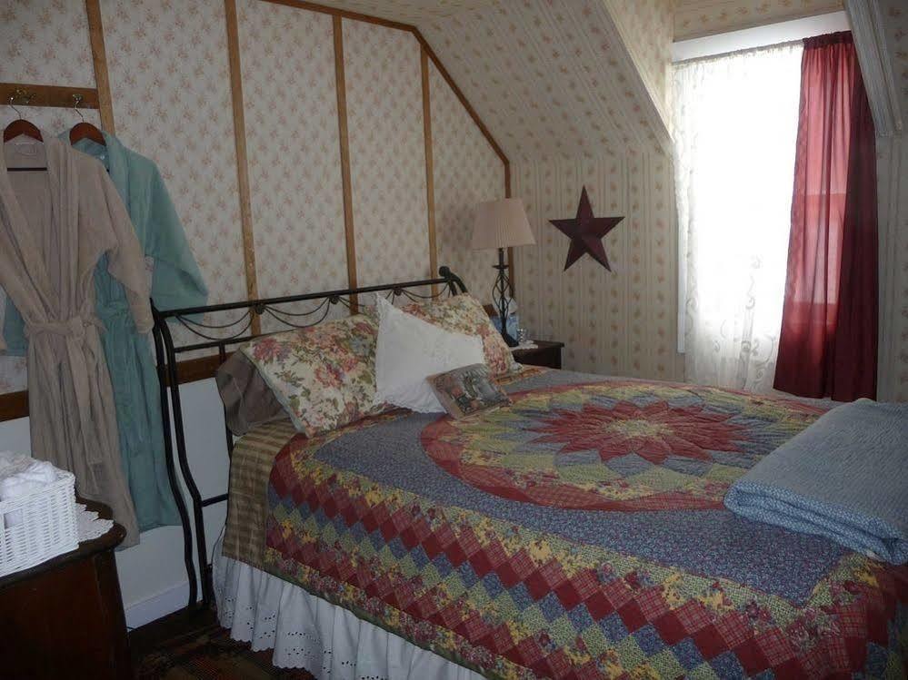 The Twin Lakes Inn Esterno foto